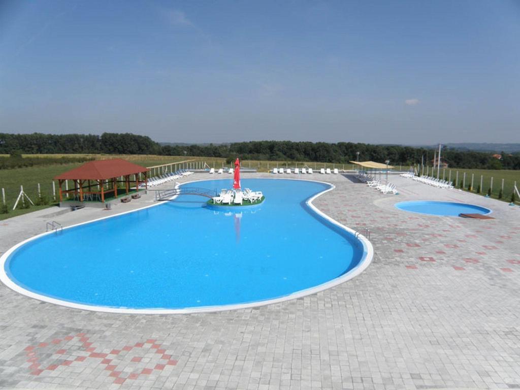 Bazeni Baikal Hotel Topola Exterior foto